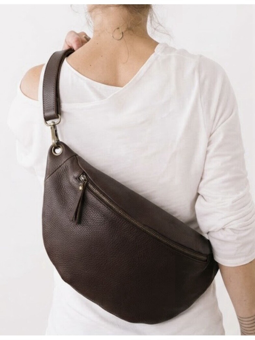 Ingrid Ventura Black Leather Waist Pack Adjustable Strap Zip Closure 2 Pockets